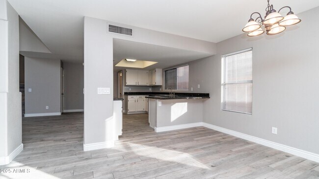 Building Photo - 17220 N 40th Pl