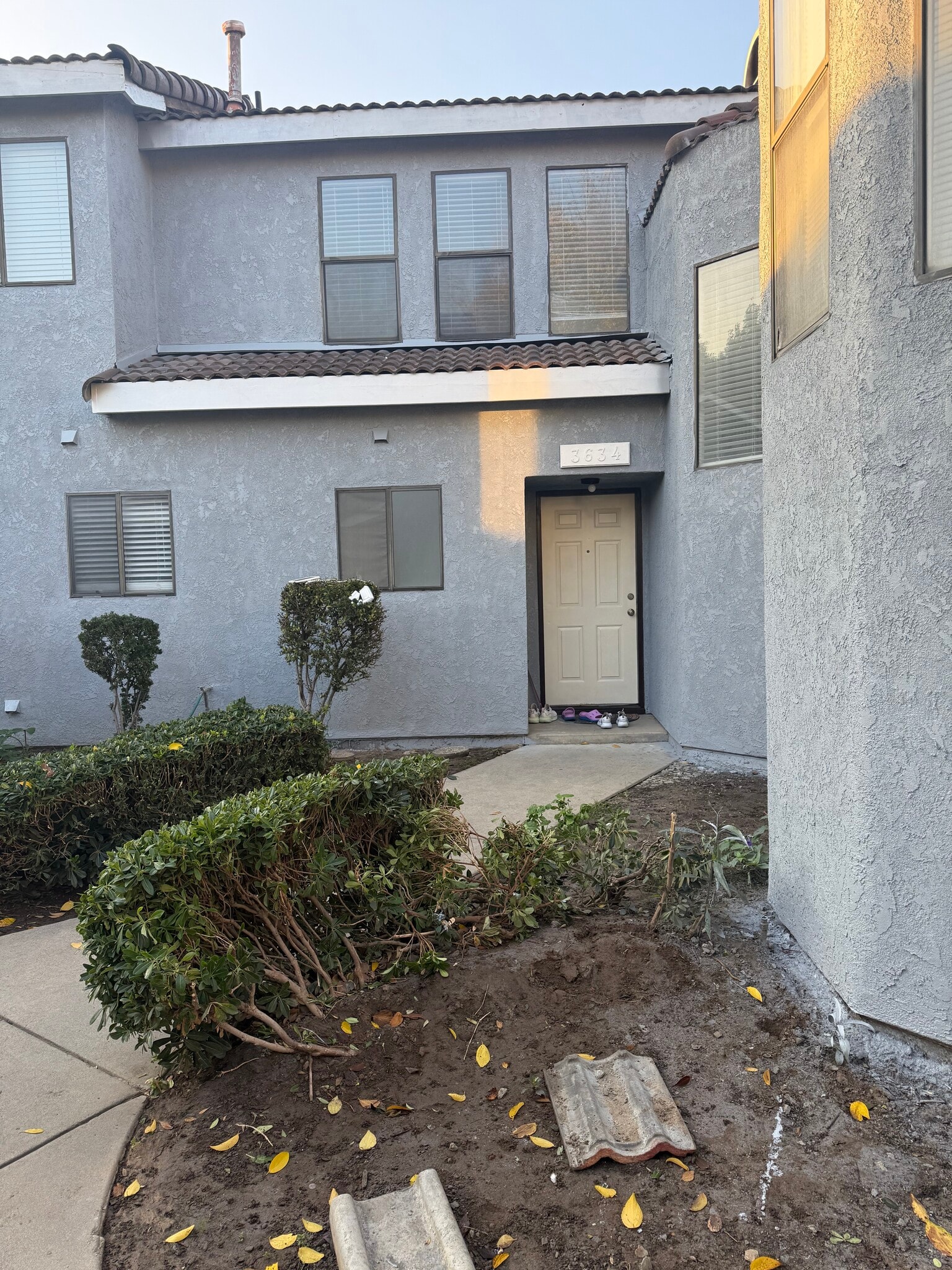 Building Photo - 3661 La Mancha Pl