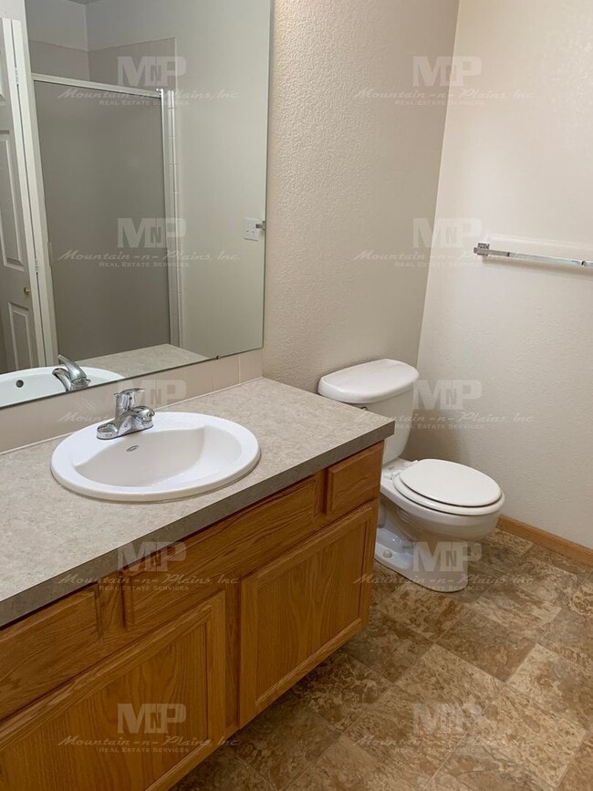 Building Photo - 3945 Landings Dr