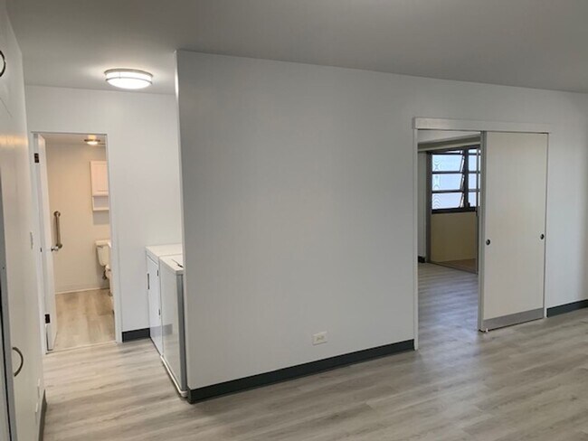 Building Photo - 3350 Sierra Dr