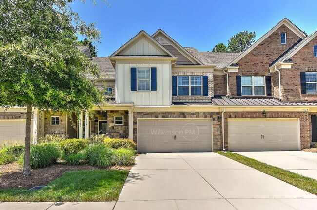 Primary Photo - Beautiful 3BR/2.5BA Townhome in Desirable ...