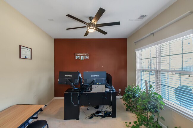 Building Photo - 3863 Pin Oak St