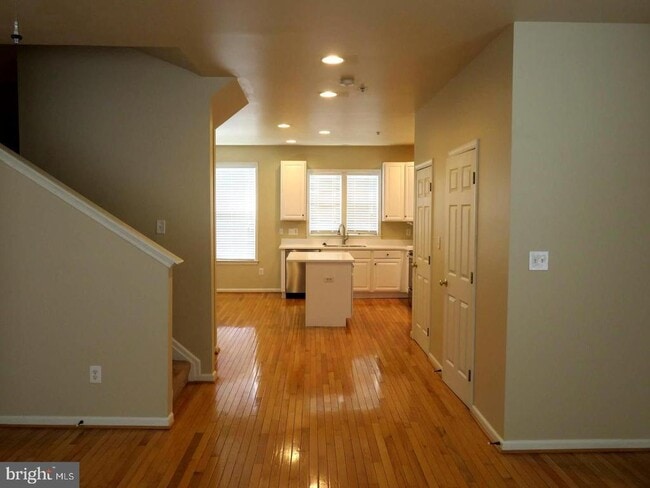 Building Photo - 35770 S Gloucester Cir