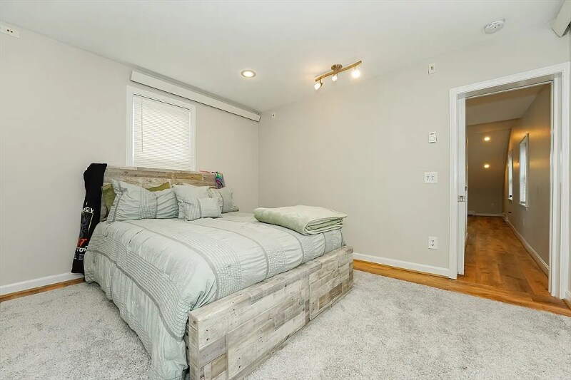 Building Photo - 35 Grove St