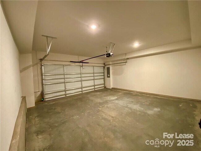 Building Photo - 2511 Arbor Loop Dr