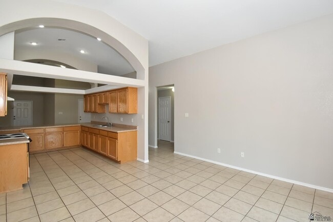 Building Photo - 1705 S 45th Dr