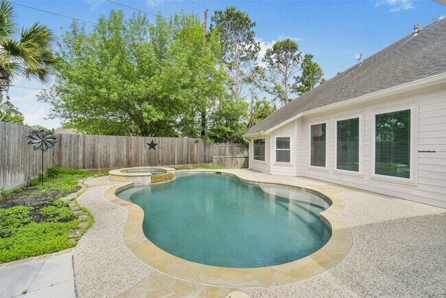 Building Photo - 402 Sterling Heights Ln