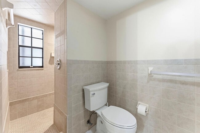 Building Photo - 2431 Heron Terrace