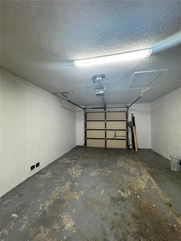 Building Photo - 11 Trophy Ln