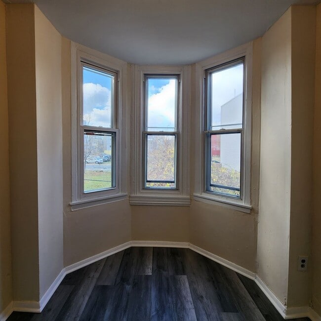 Building Photo - 2450 N Fairhill St