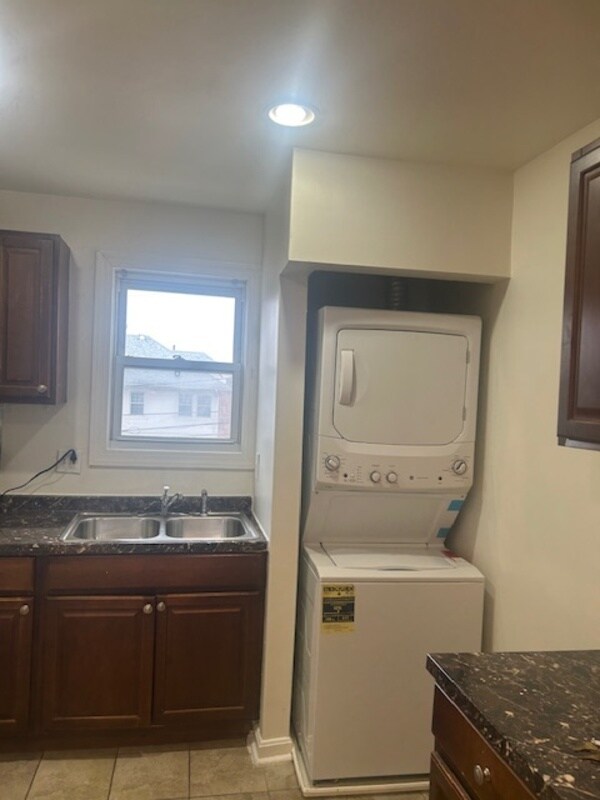 Building Photo - 2801 R St SE