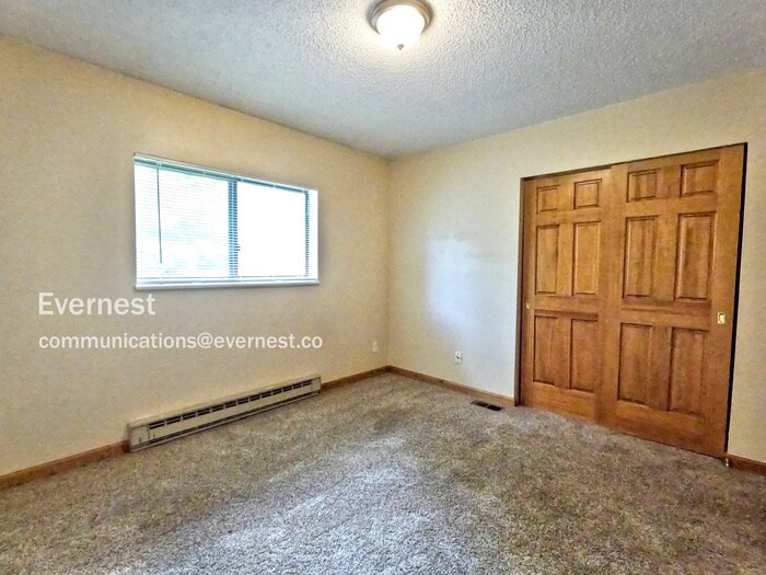 Building Photo - 712 Frontier Ct