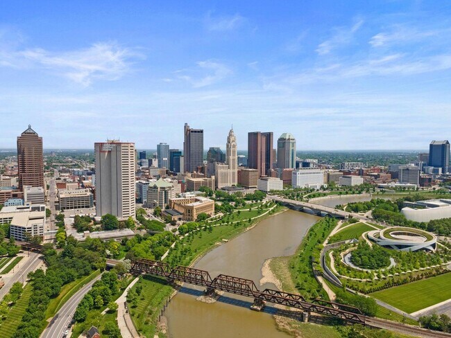 Building Photo - 1145 N High St