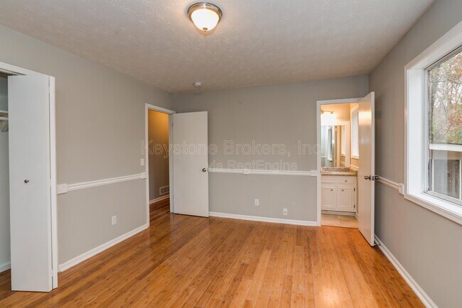 Building Photo - 2700 Creekview Point NW