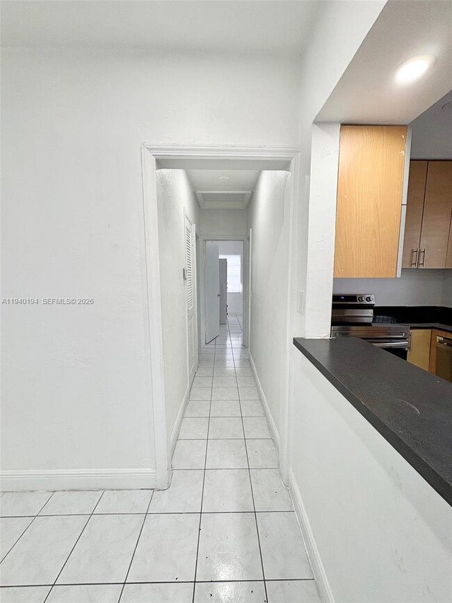 Building Photo - 1332 NE 177th St