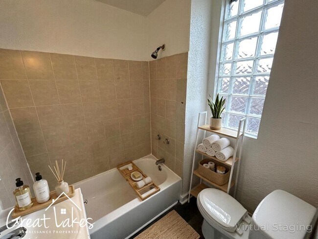 Building Photo - 8126 Gartner St