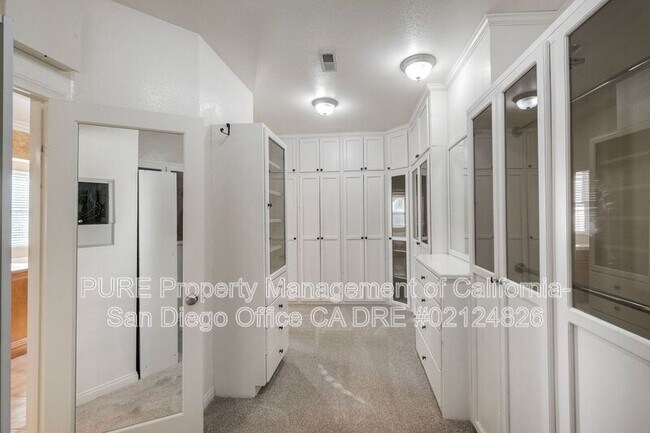 Building Photo - 13073 Dressage Ln