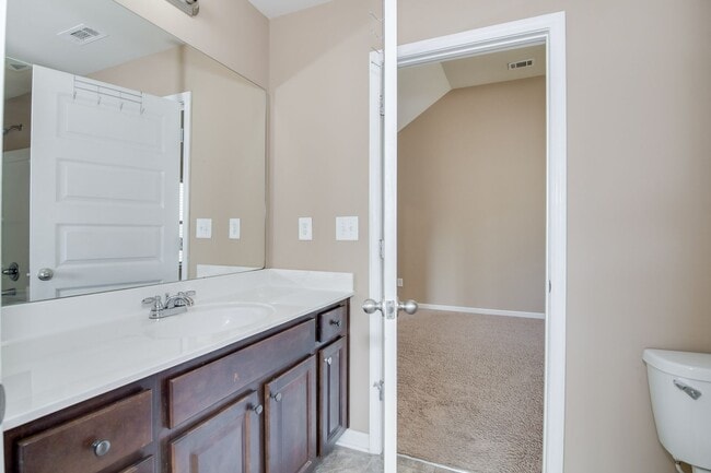 Building Photo - 5403 Hadwin Ct