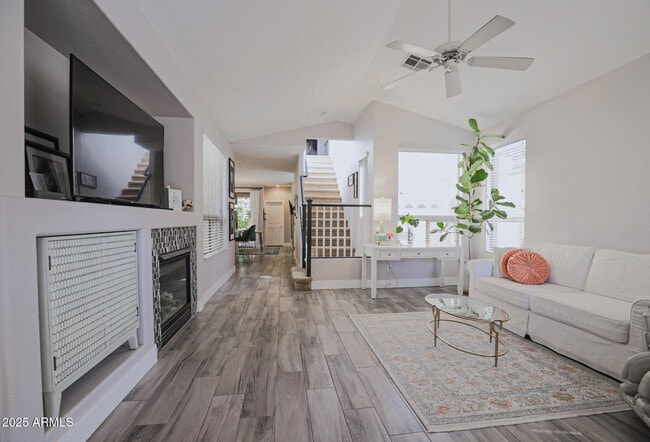 Building Photo - 1950 W Park Pl