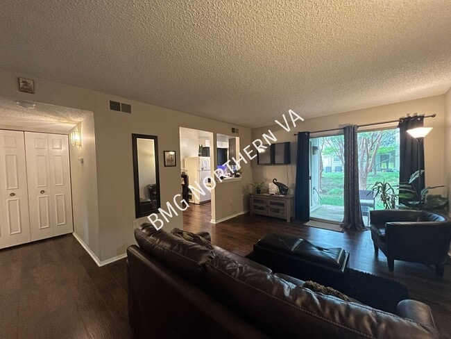Building Photo - 7729 Inversham Dr