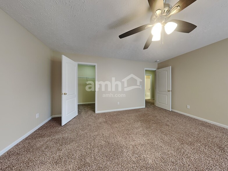 Building Photo - 6259 Castle Oak Dr