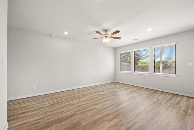 Building Photo - 441 Fieldwood Dr