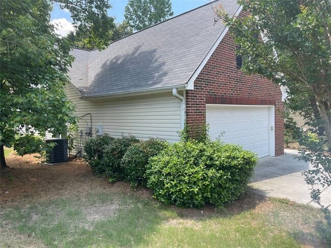 Building Photo - 3028 Express Ln NE