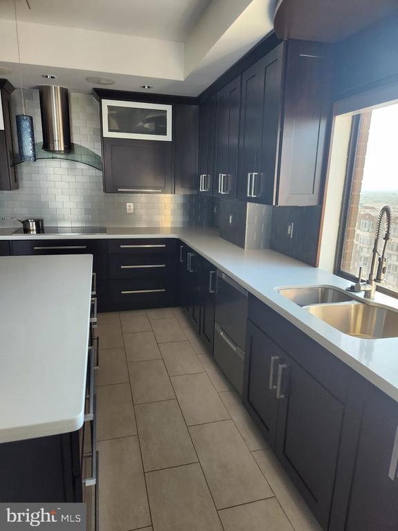 Building Photo - 900 N Stafford St