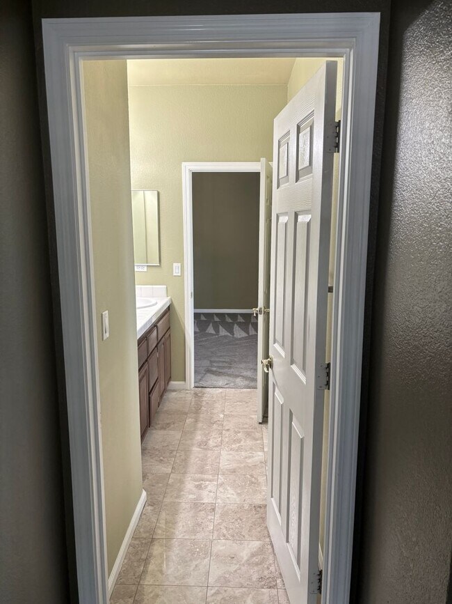 Building Photo - Breath-Taking Natomas 4/3 (Exclusive Private Community) - Golf Course!