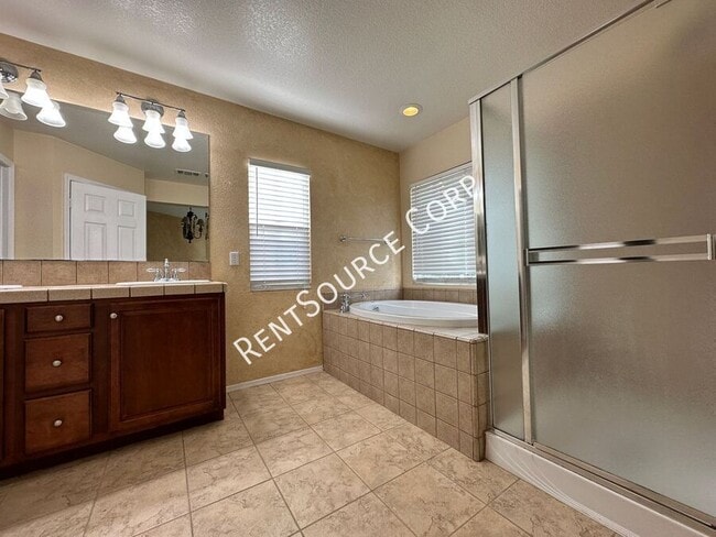 Building Photo - 23703 Stagecoach Way