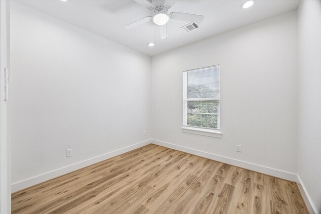Building Photo - 2749 Redrock St