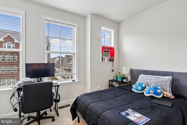 Building Photo - 10800 Blanton Wy