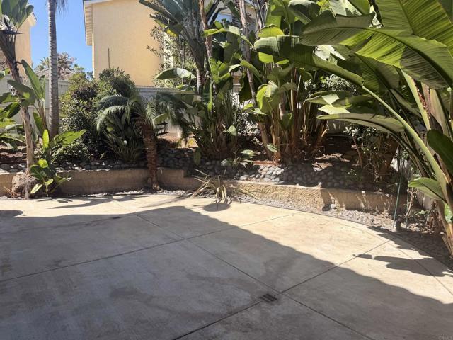 Building Photo - 1047 Cottage Way