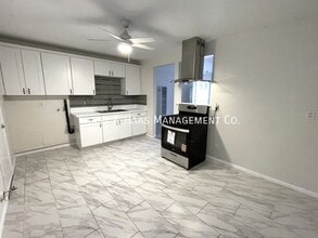 Building Photo - 6959 N Atlantic Pl