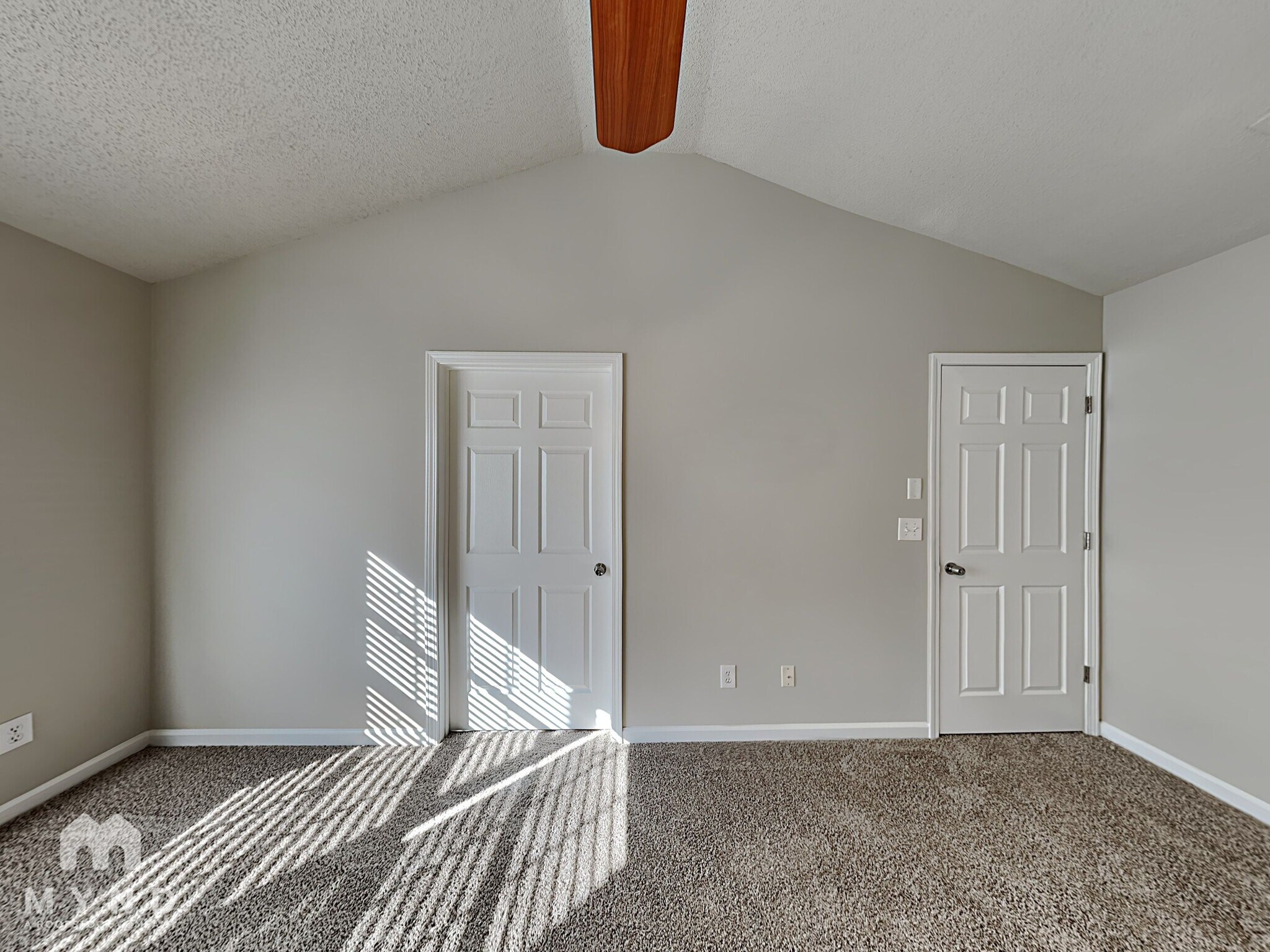 Building Photo - 6132 Hickory Ln Dr