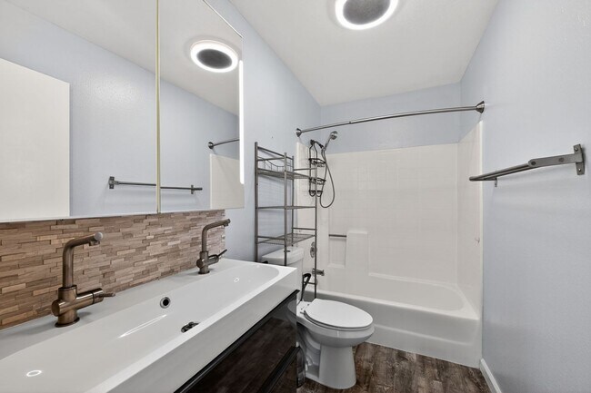 Building Photo - Santee 2 Bedroom 2 Bath Condo with Garage