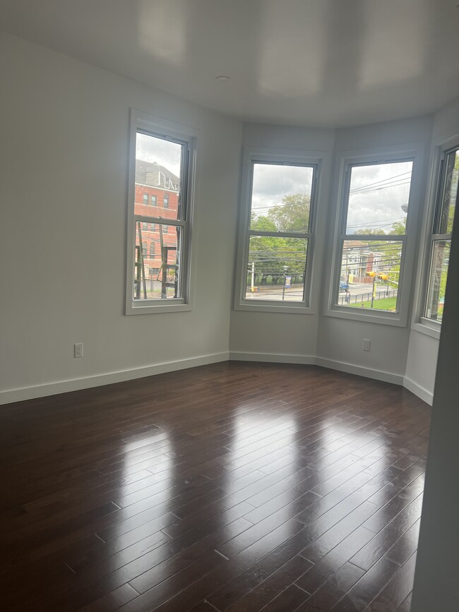 Master bedroom - 7 Roseville Ave