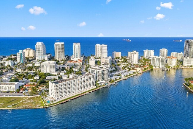 Building Photo - 511 Bayshore Dr