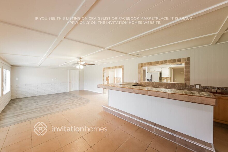 Building Photo - 5141 W Larkspur Dr