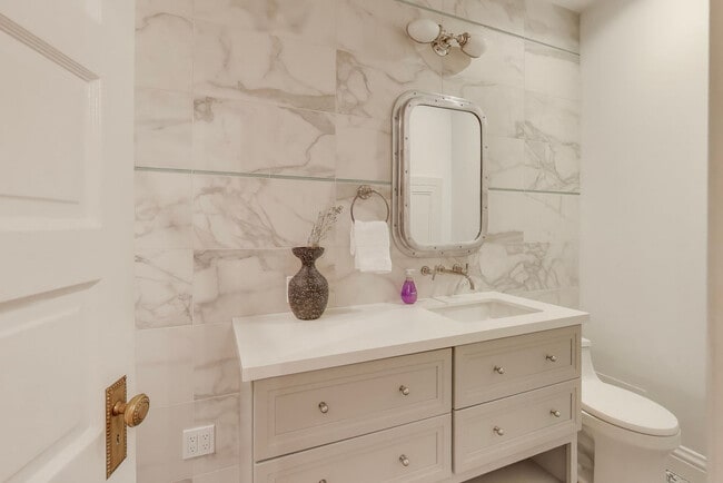 Building Photo - 2274 Fulton St