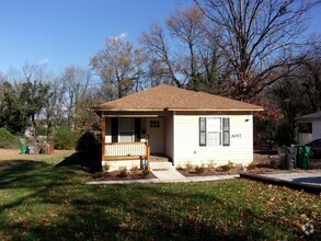 Building Photo - Beautifully Renovated 3 Bedroom 2 Bath Hom...