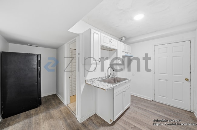 Building Photo - 6189 Landover Cir