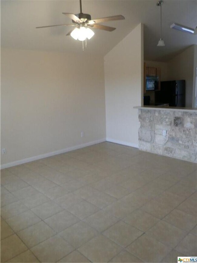 Building Photo - NEW ON MARKET