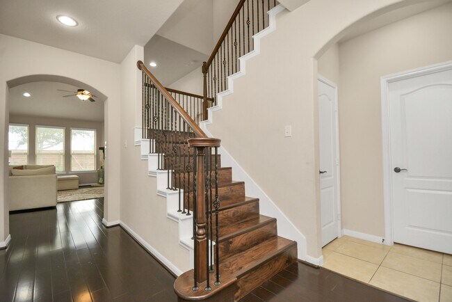 Building Photo - 17510 Woodfalls Ln