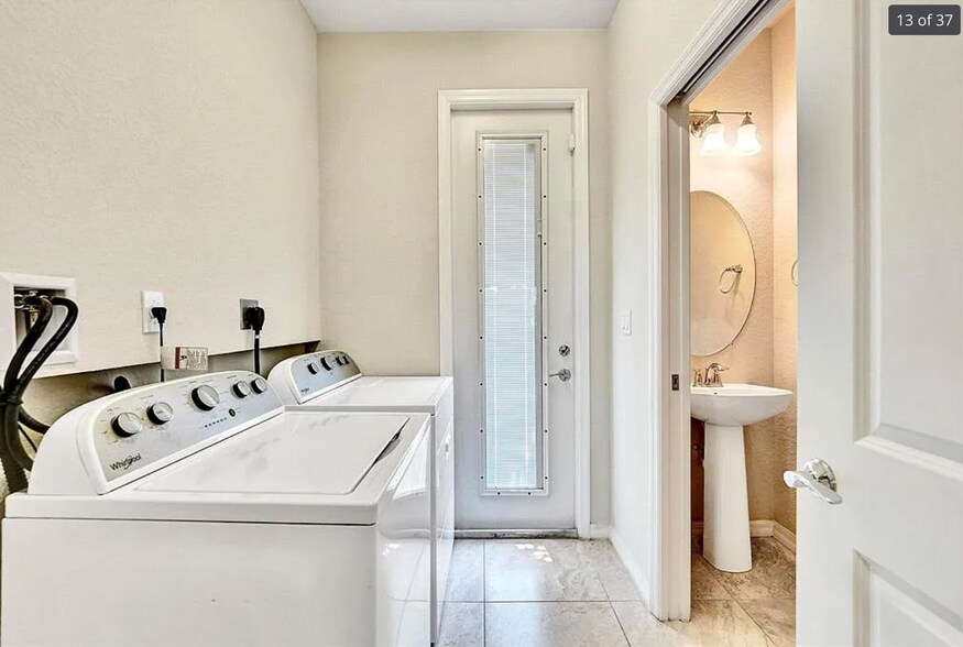 Building Photo - 4810 Eucalyptus Dr