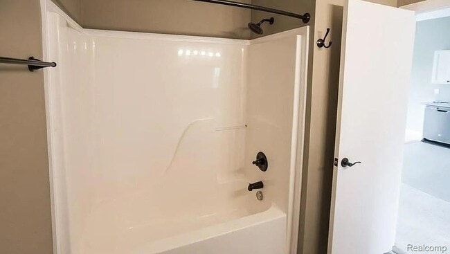 Building Photo - 76 W Bethune St