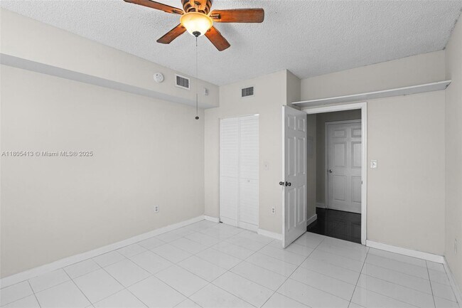 Building Photo - 2351 W Preserve Way