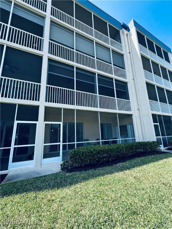 Building Photo - 14831 Park Lake Dr