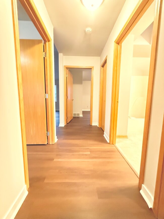 Building Photo - 126 Thomson Ln