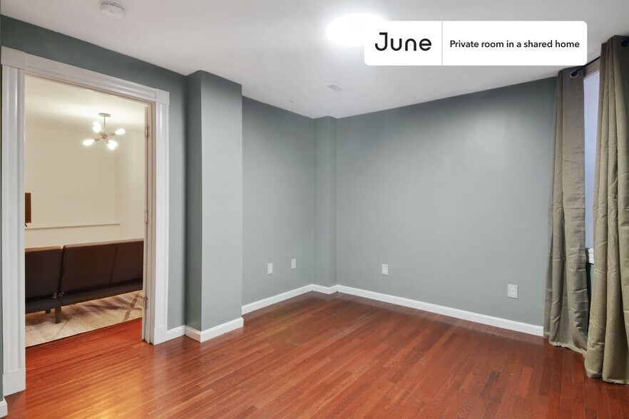 Building Photo - Room in Shared 7 bed/2 bath home
